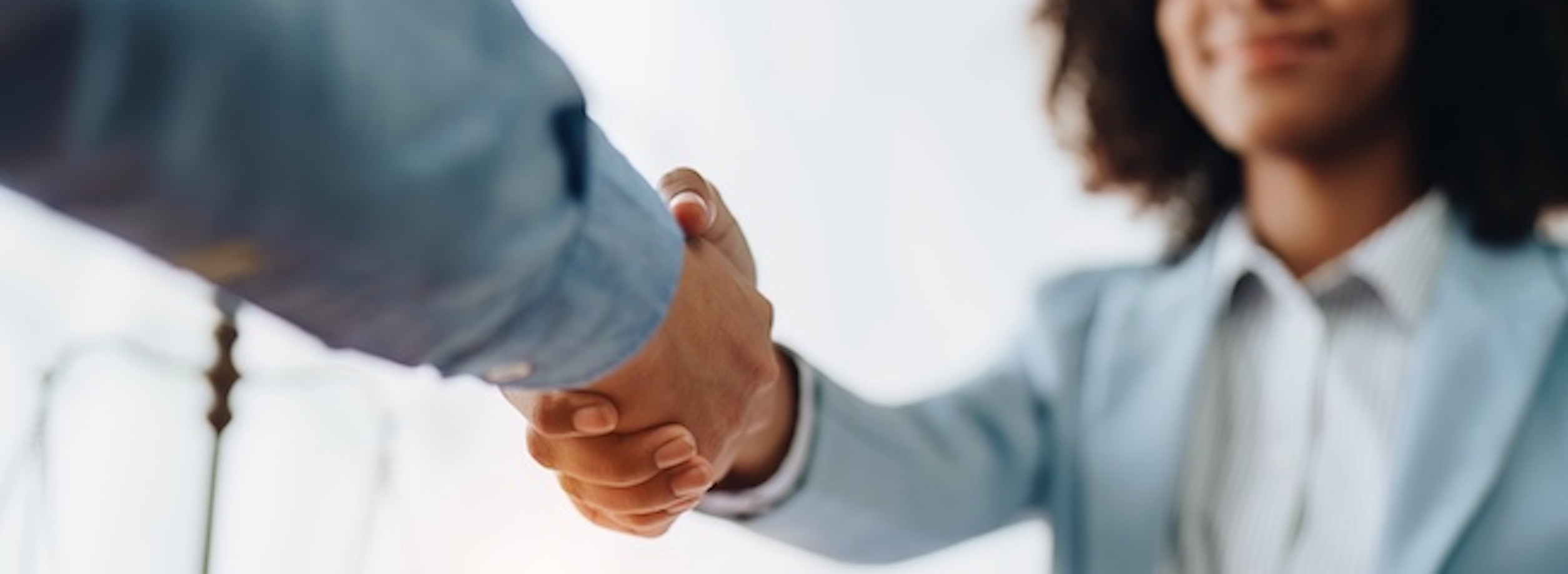 Understanding the Mass Tort Legal Process Explained Law agreement, contract, lawyer shakes hands to agree on the client's offer to be hired to fight the parties in court.